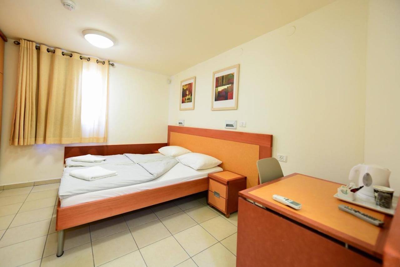 Hi - Arad Hostel Exterior photo