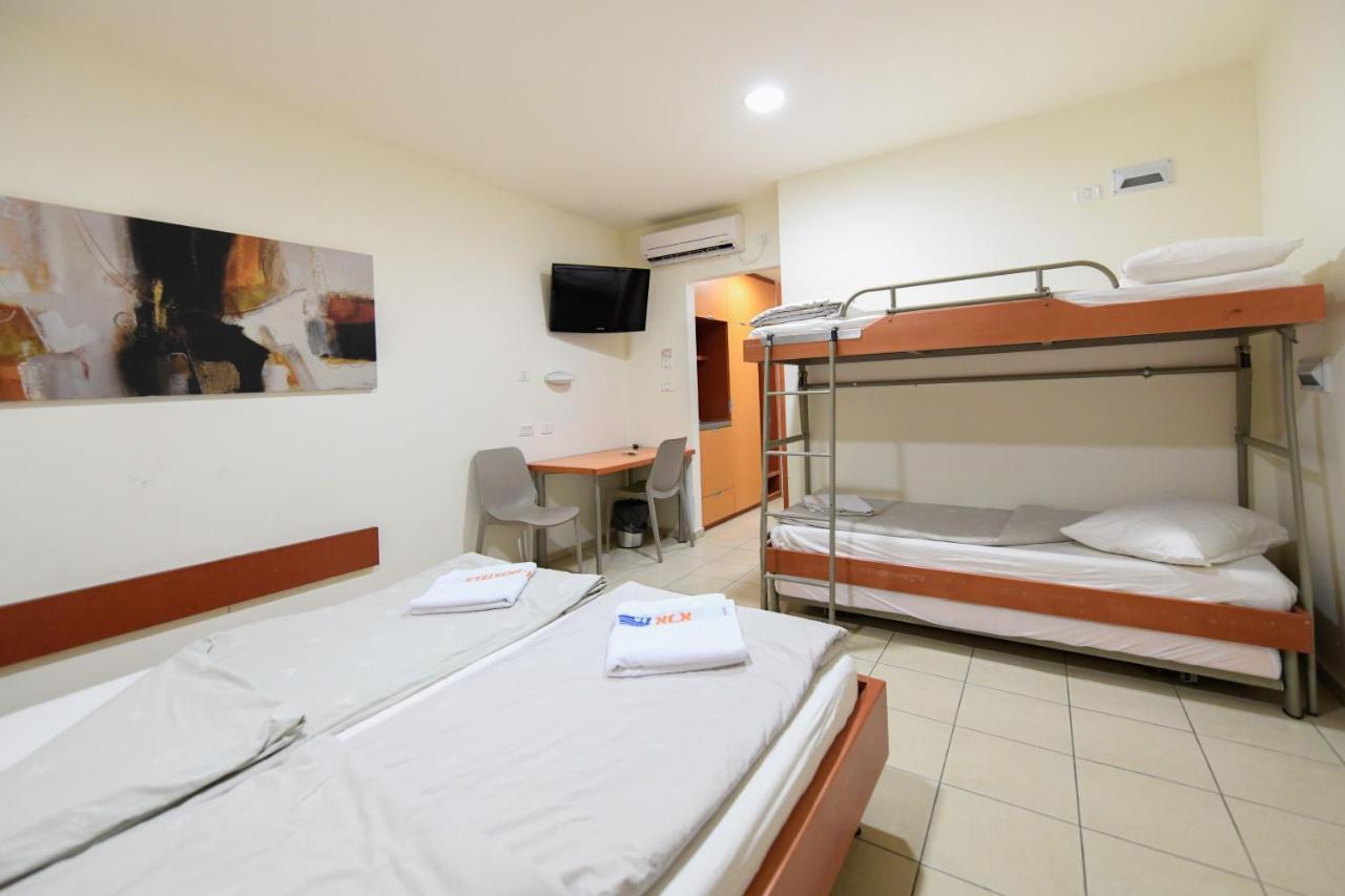 Hi - Arad Hostel Exterior photo